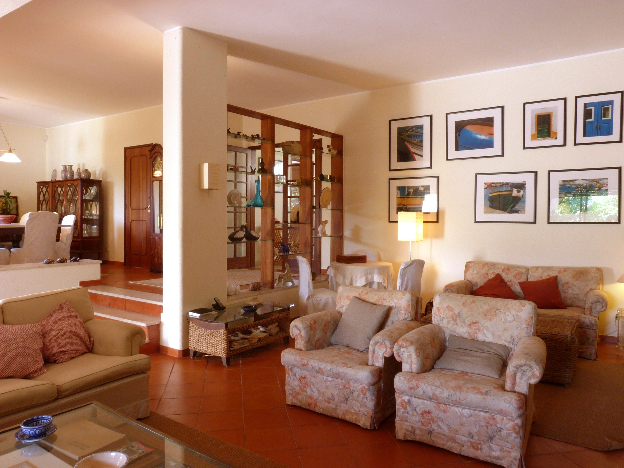 Spacious 5-bedrooms villa located in Alvor for rent