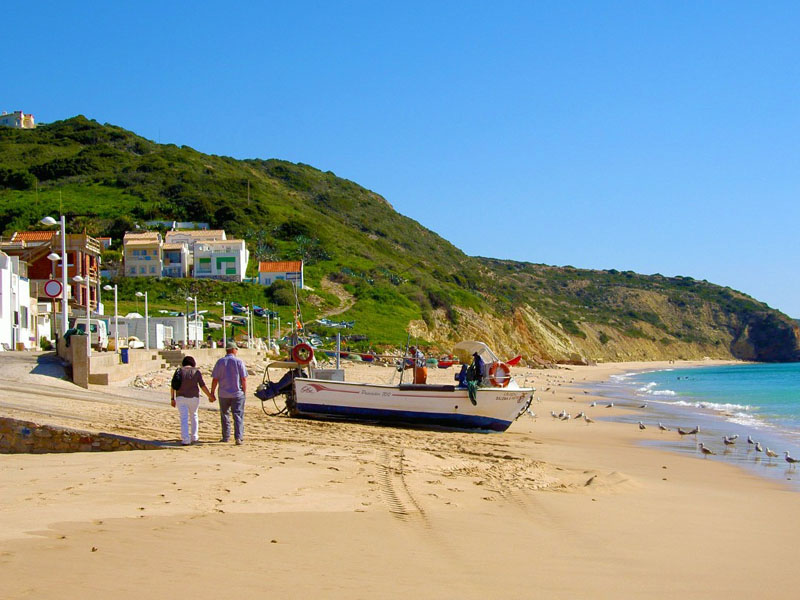 3-bedroom Apartment With Stunning Sea Views in salema for rent