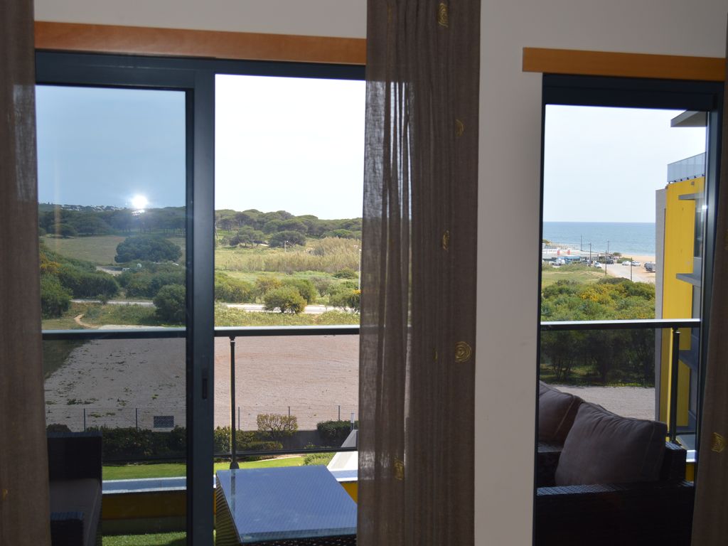 Modern 2-bedroom apartment in Quarteira rent