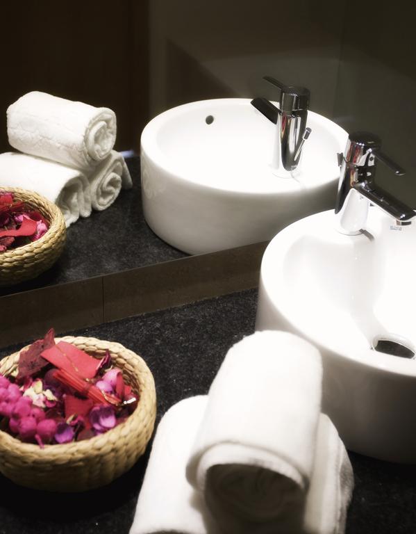 2-Bedroom Serviced river view apartment to rent