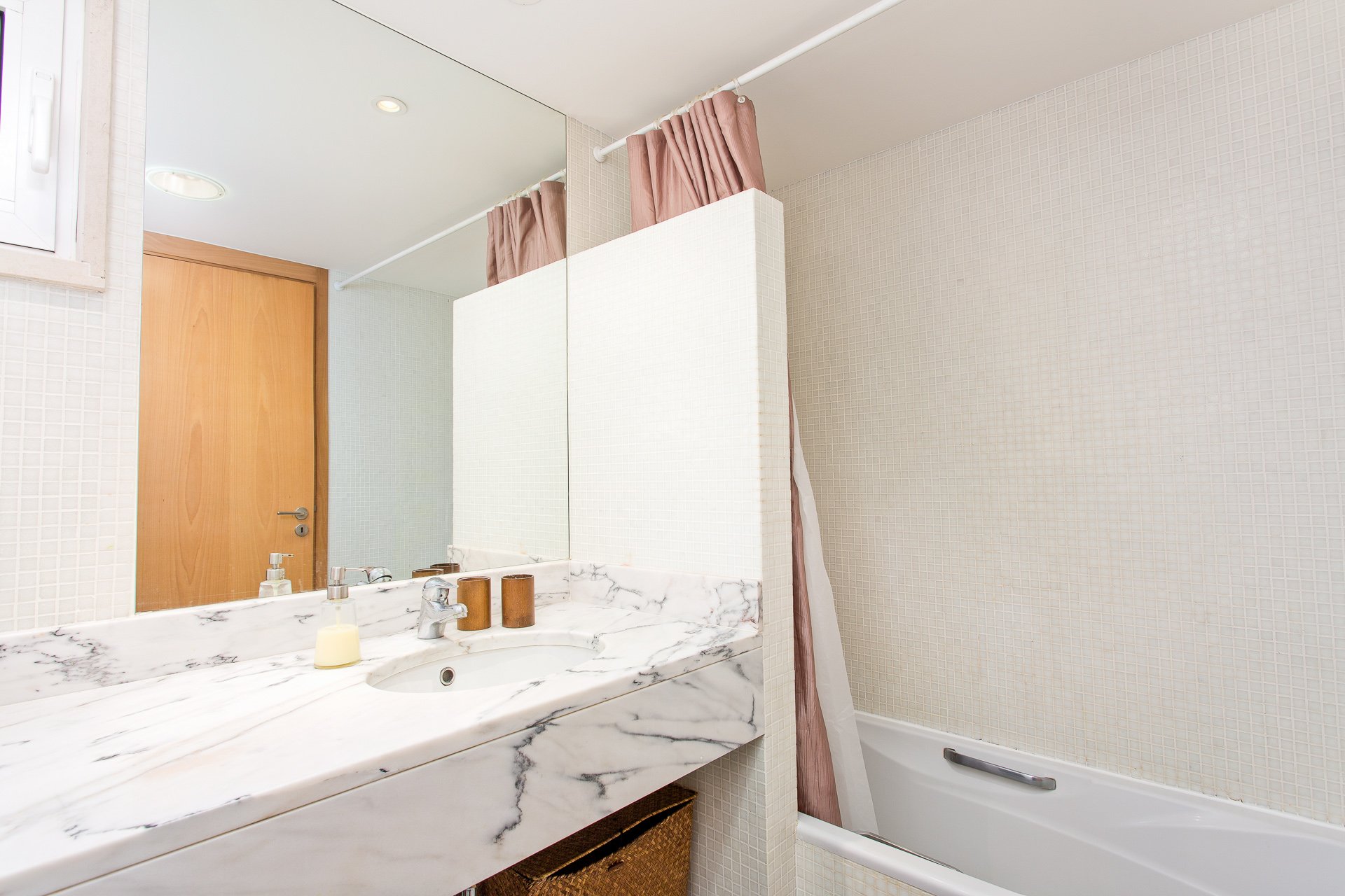 Lagos Marina 2-bedroom apartment to rent