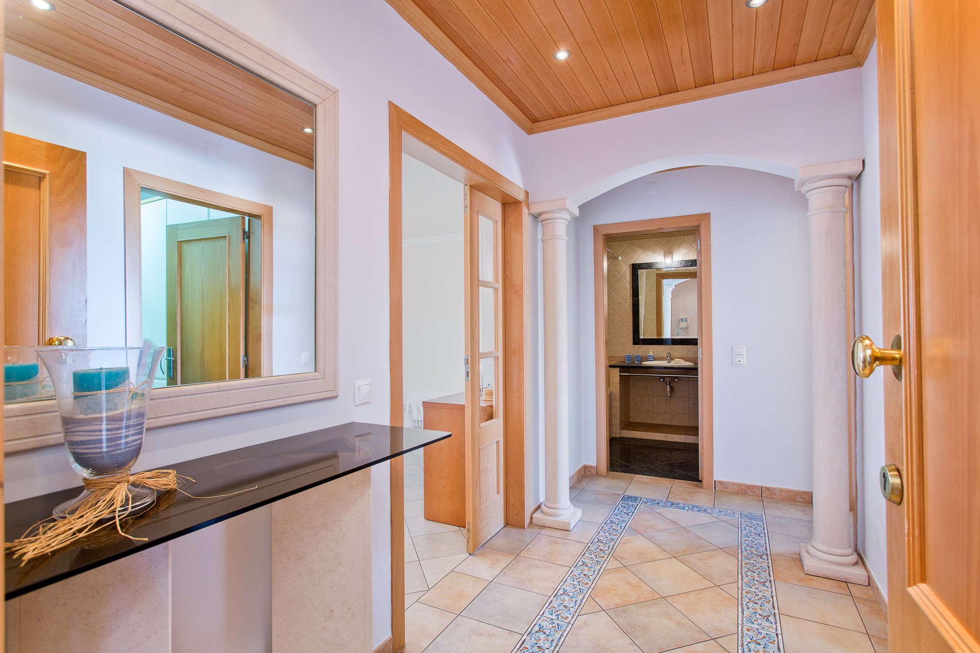 Well-positioned ground floor apartment to rent