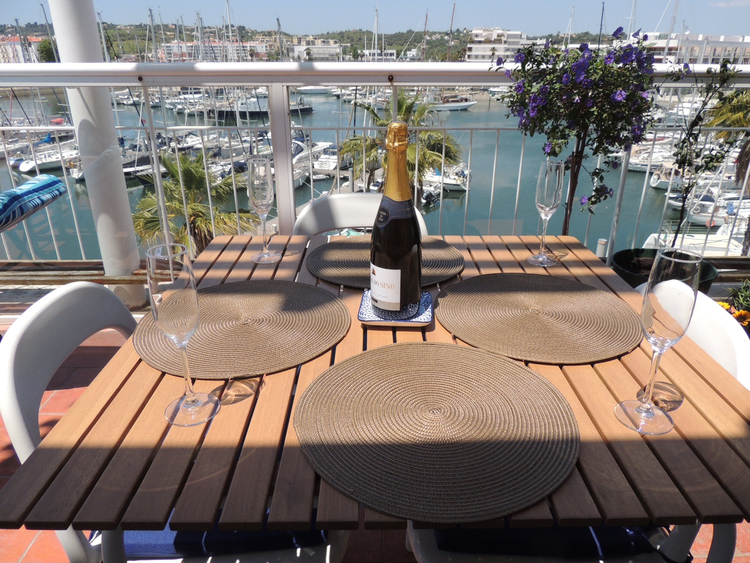 Penthouse unique location at Lagos marina to rent