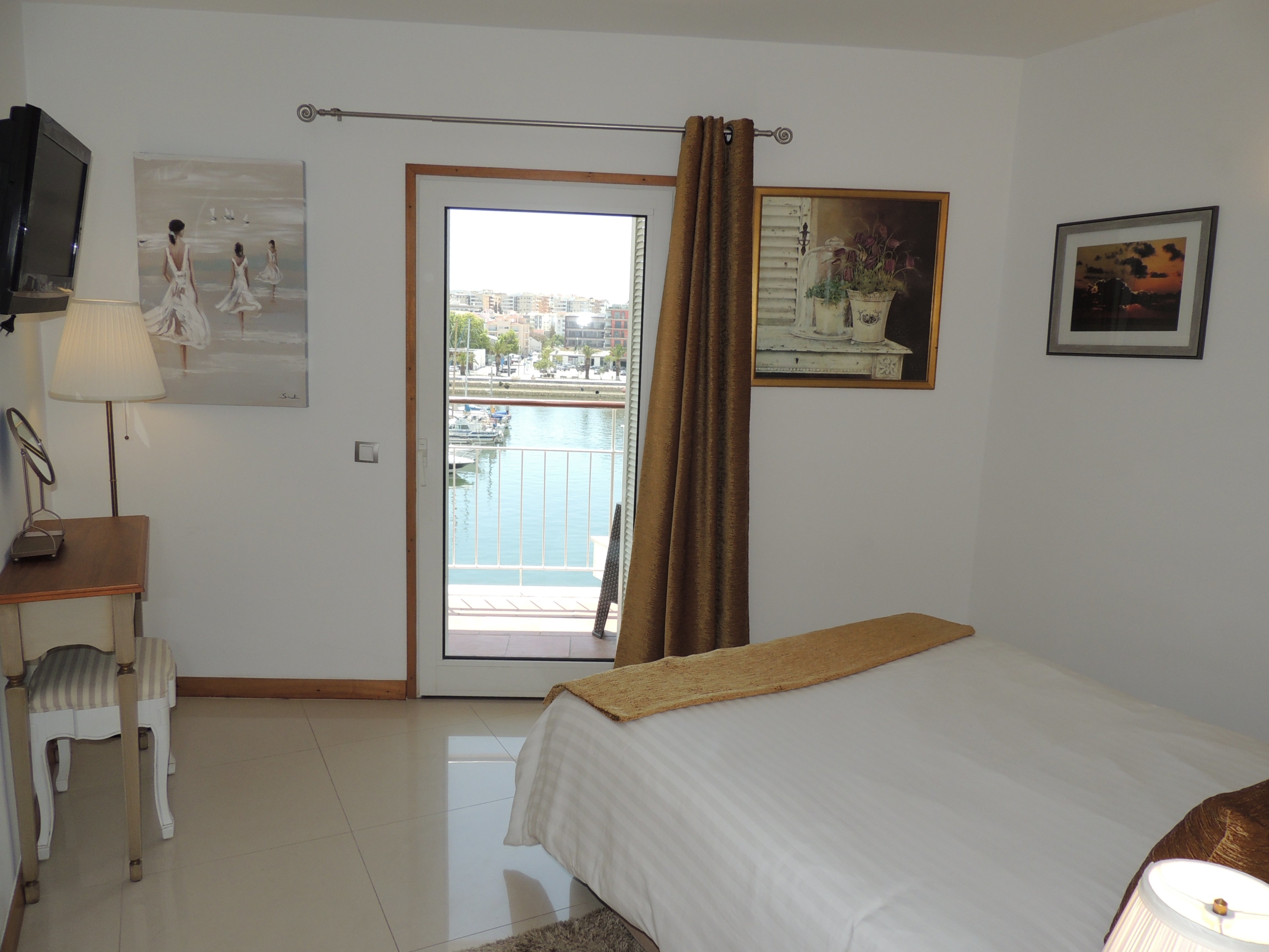 Penthouse unique location at Lagos marina to rent