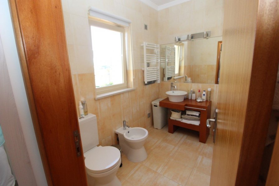 Modern 2-bedroom apartment in Lagos to rent