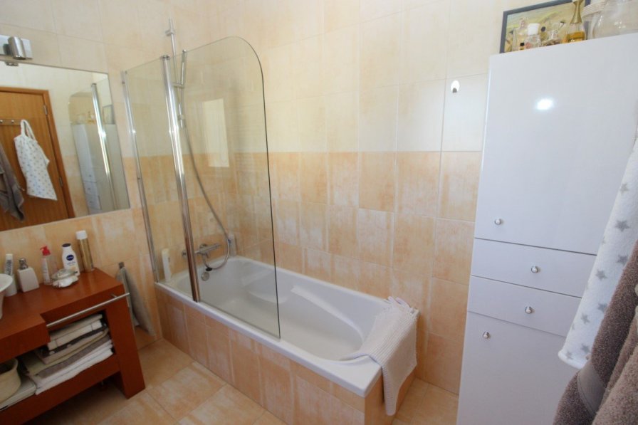 Modern 2-bedroom apartment in Lagos to rent