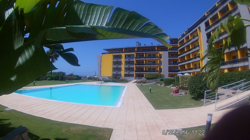 Modern 2-bedroom apartment in Quarteira rent