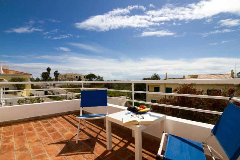 Excellent 4-bedroom detached villa in Alvor for rent