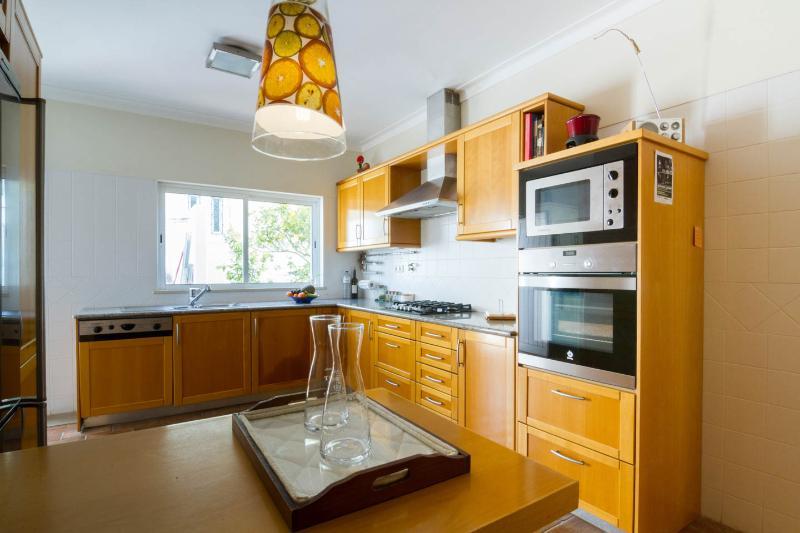 Excellent 4-bedroom detached villa in Alvor for rent