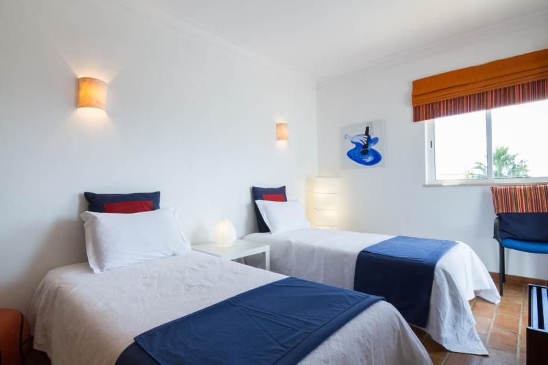 Excellent 4-bedroom detached villa in Alvor for rent