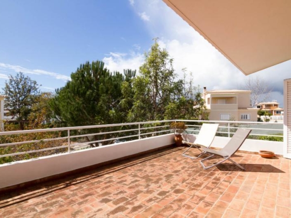 Excellent 4-bedroom detached villa in Alvor for rent