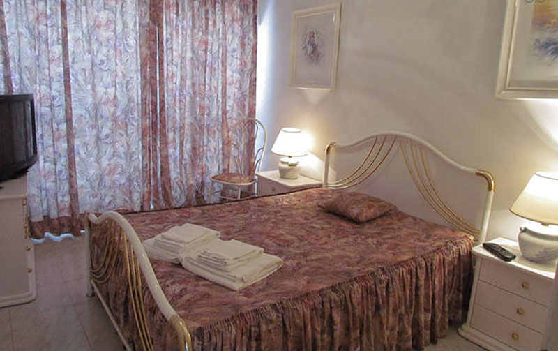 Confortable 1-Bedroom Apartment in Galé for rent