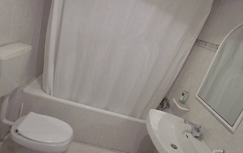 Confortable 1-Bedroom Apartment in Galé for rent