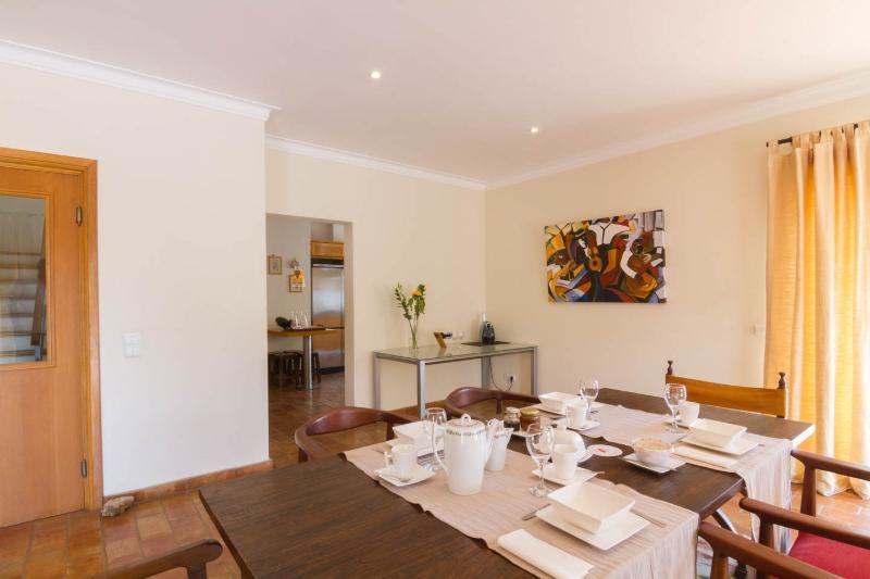 Excellent 4-bedroom detached villa in Alvor for rent