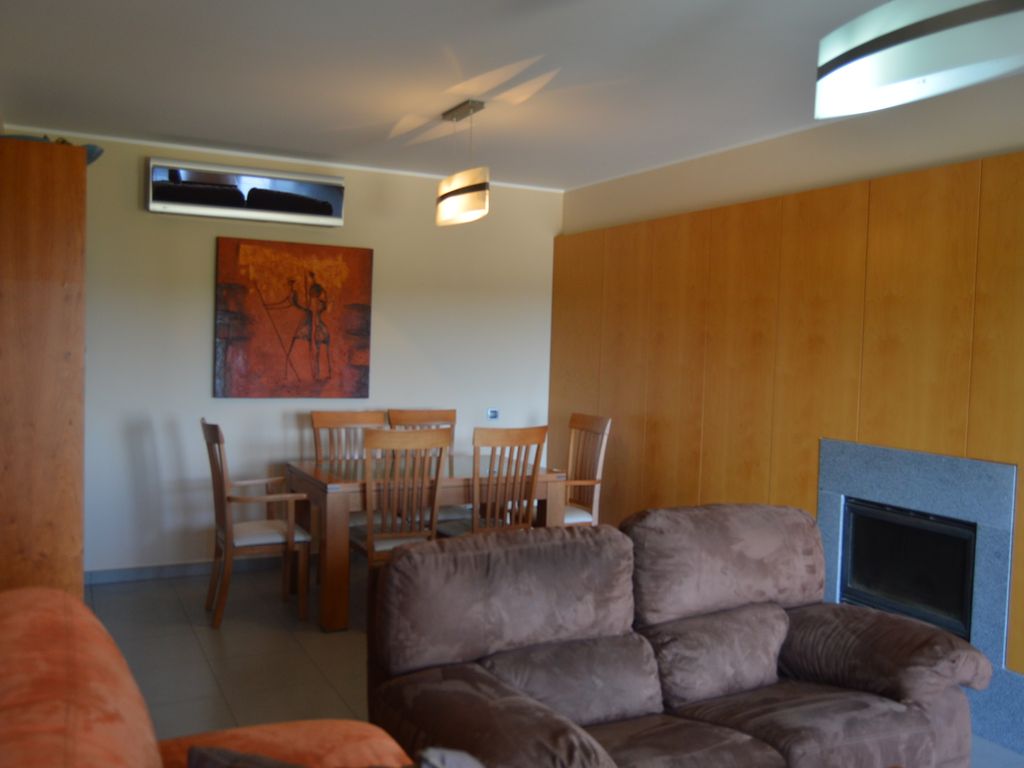 Modern 2-bedroom apartment in Quarteira rent