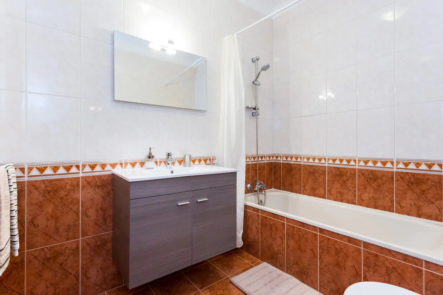 Spacious Lagos Apartment 3-bedroom to rent