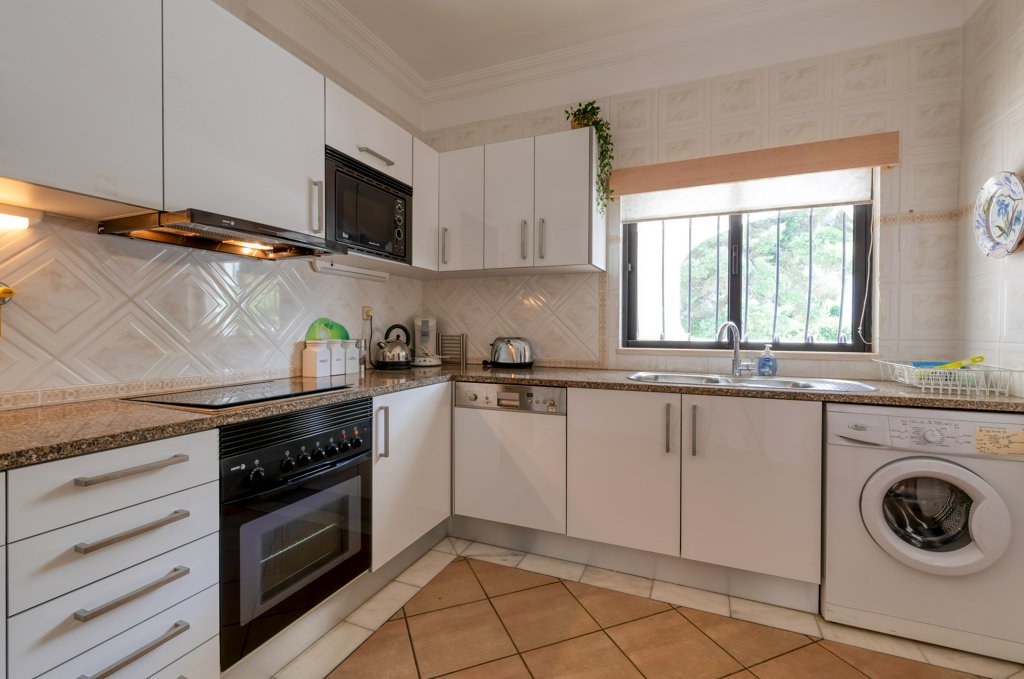 Spacious Modern apartment in golf resort to rent