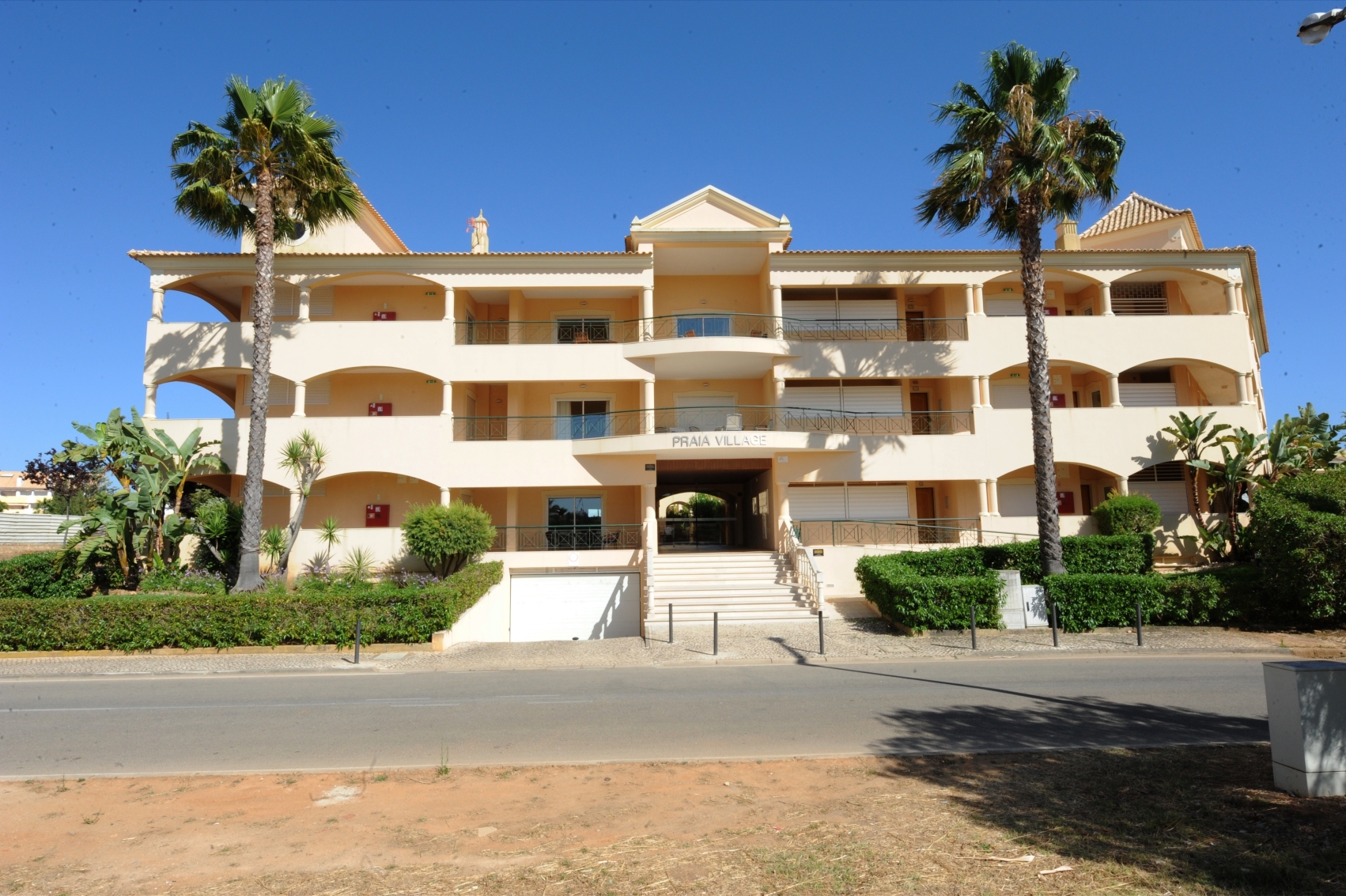 Comfortable and spacious 3 bedroom apartment to rent
