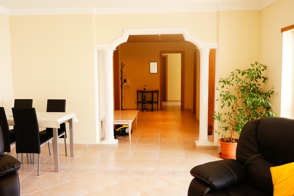 Contemporary 2-bedrooms apartment in Lagos to let