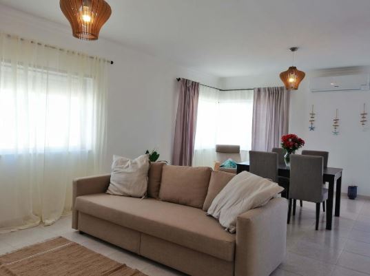 Light and airy 3-bedroom apartment in Alvor to rent