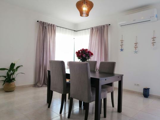 Light and airy 3-bedroom apartment in Alvor to rent