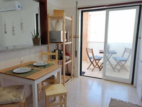 Light and airy 3-bedroom apartment in Alvor to rent