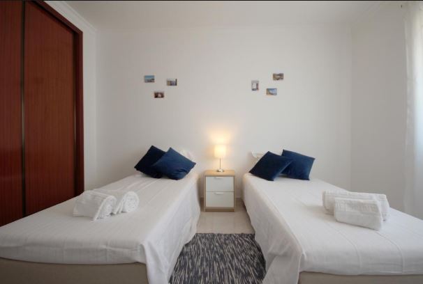 Light and airy 3-bedroom apartment in Alvor to rent