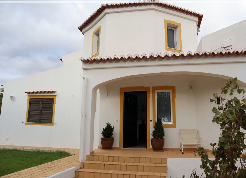 4-bedroom contemporary villa in Carvoeiro to rent