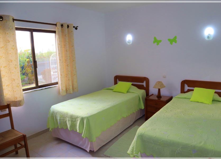 4-bedroom contemporary villa in Carvoeiro to rent