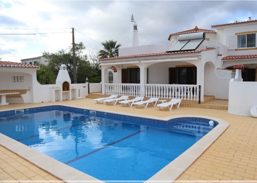 4-bedroom contemporary villa in Carvoeiro to rent