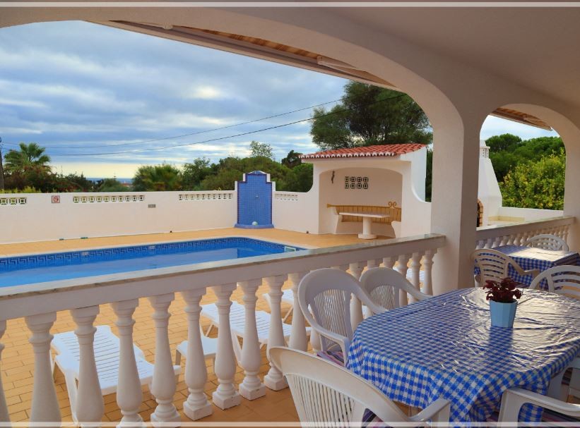 4-bedroom contemporary villa in Carvoeiro to rent