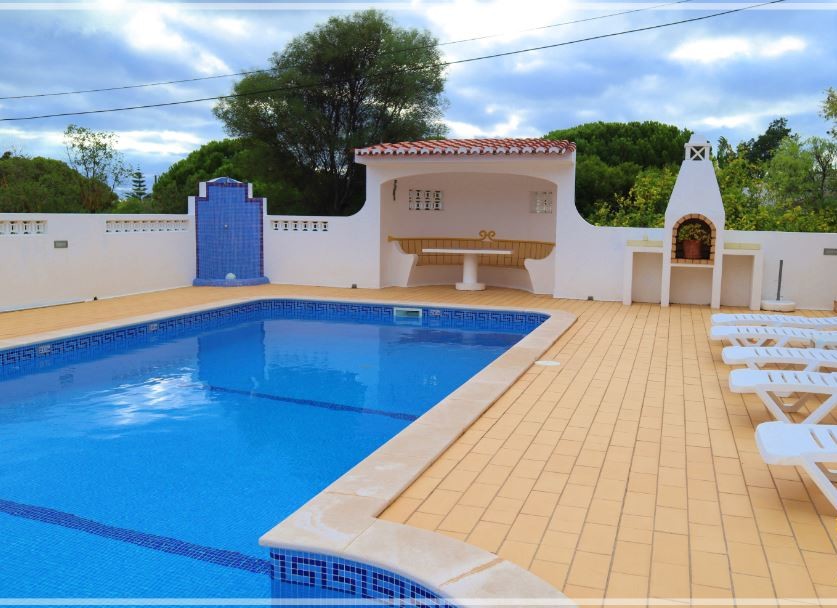 4-bedroom contemporary villa in Carvoeiro to rent