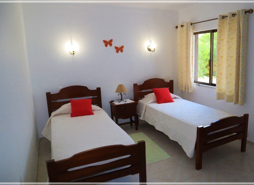 4-bedroom contemporary villa in Carvoeiro to rent