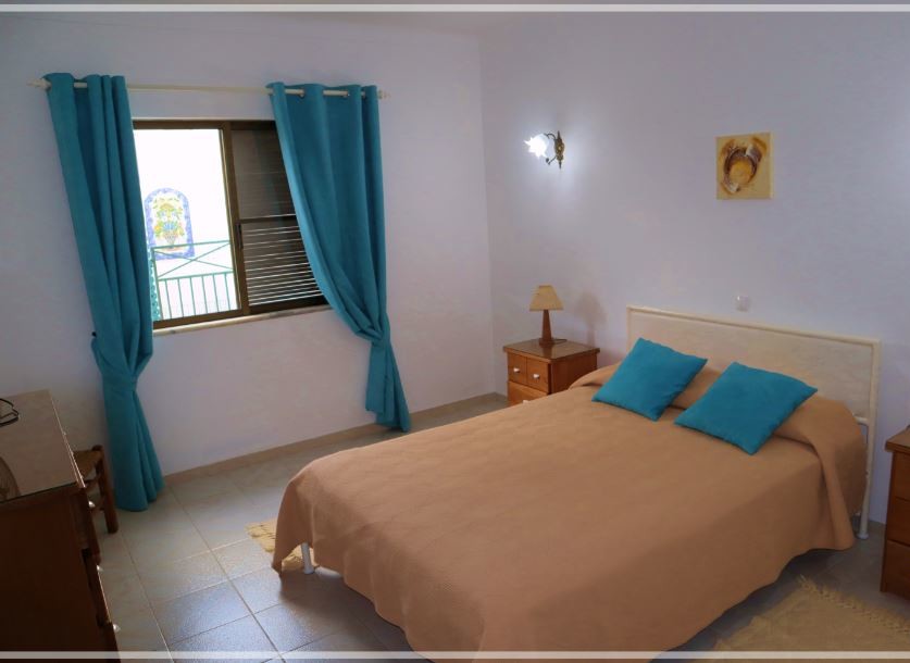 4-bedroom contemporary villa in Carvoeiro to rent