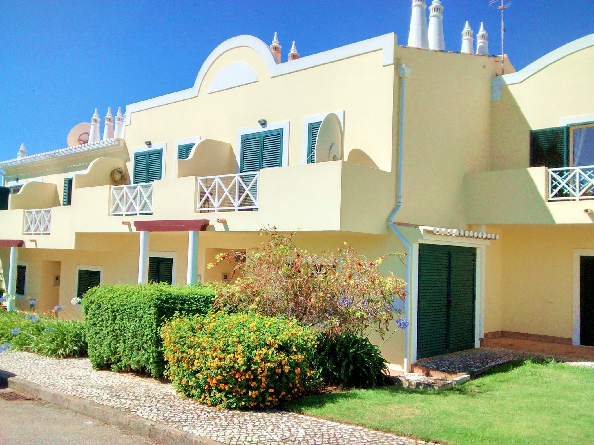 Beautiful 2-bedroom cottage in Luz to rent