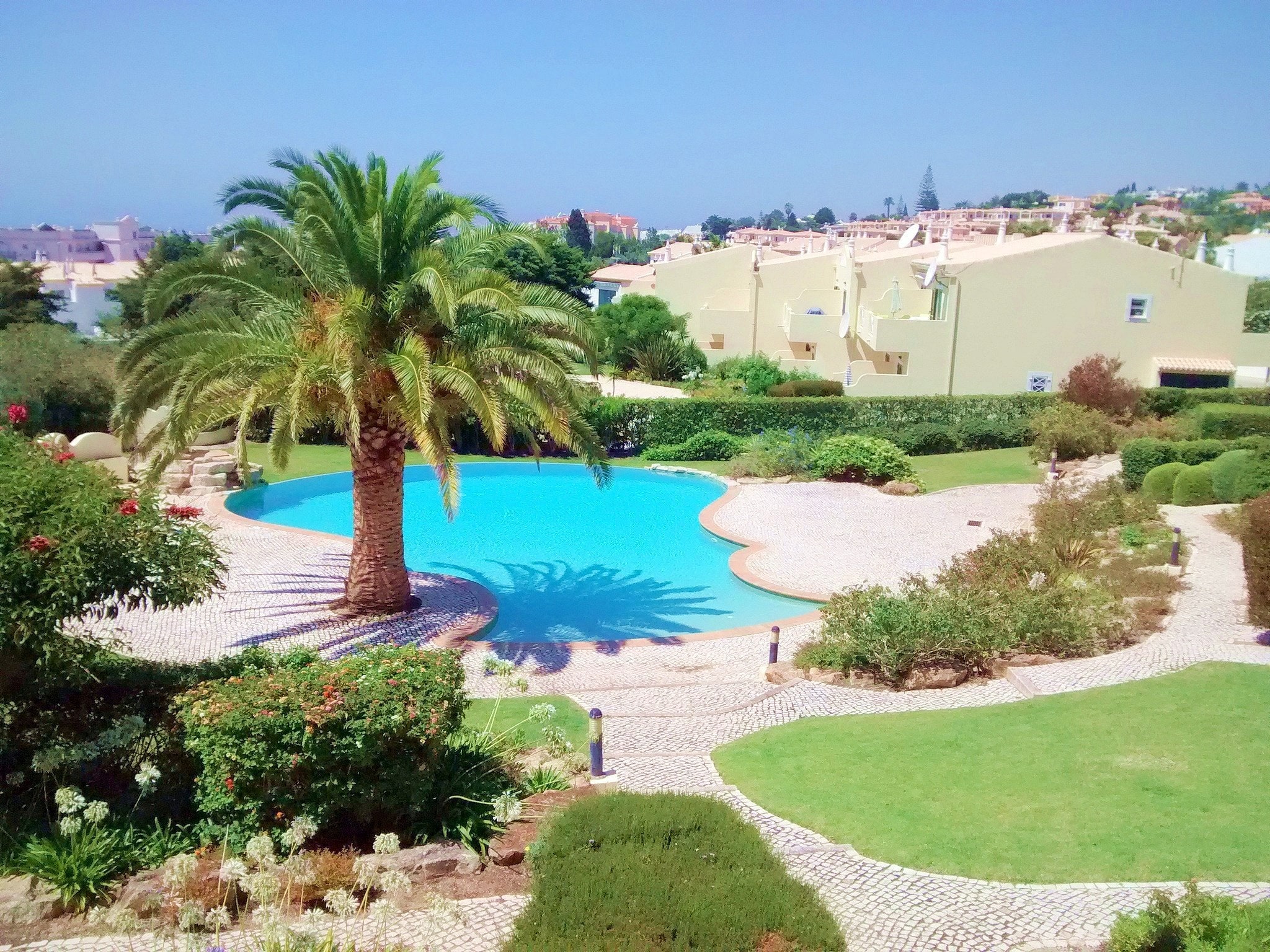 Beautiful 2-bedroom cottage in Luz to rent