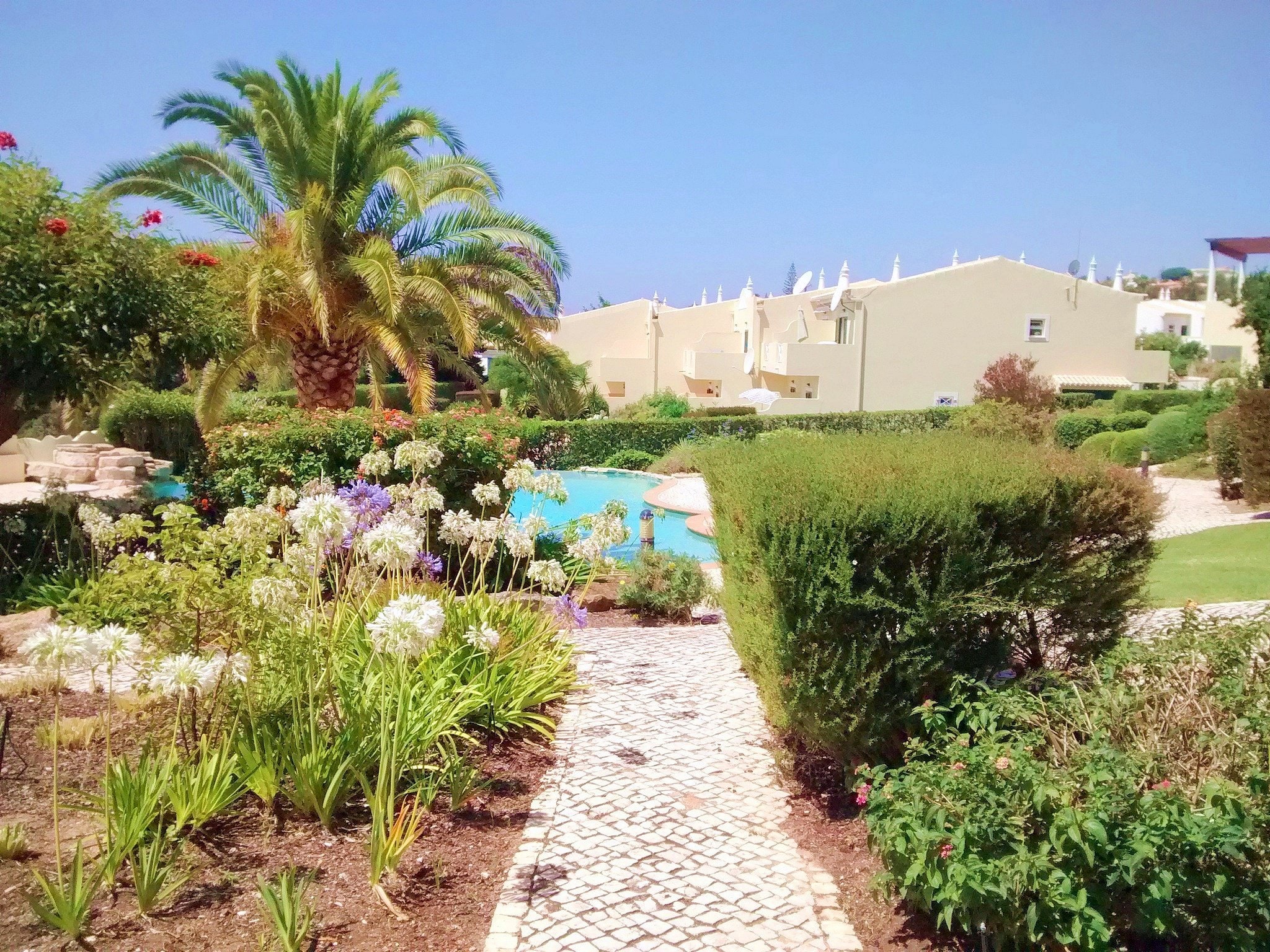 Beautiful 2-bedroom cottage in Luz to rent