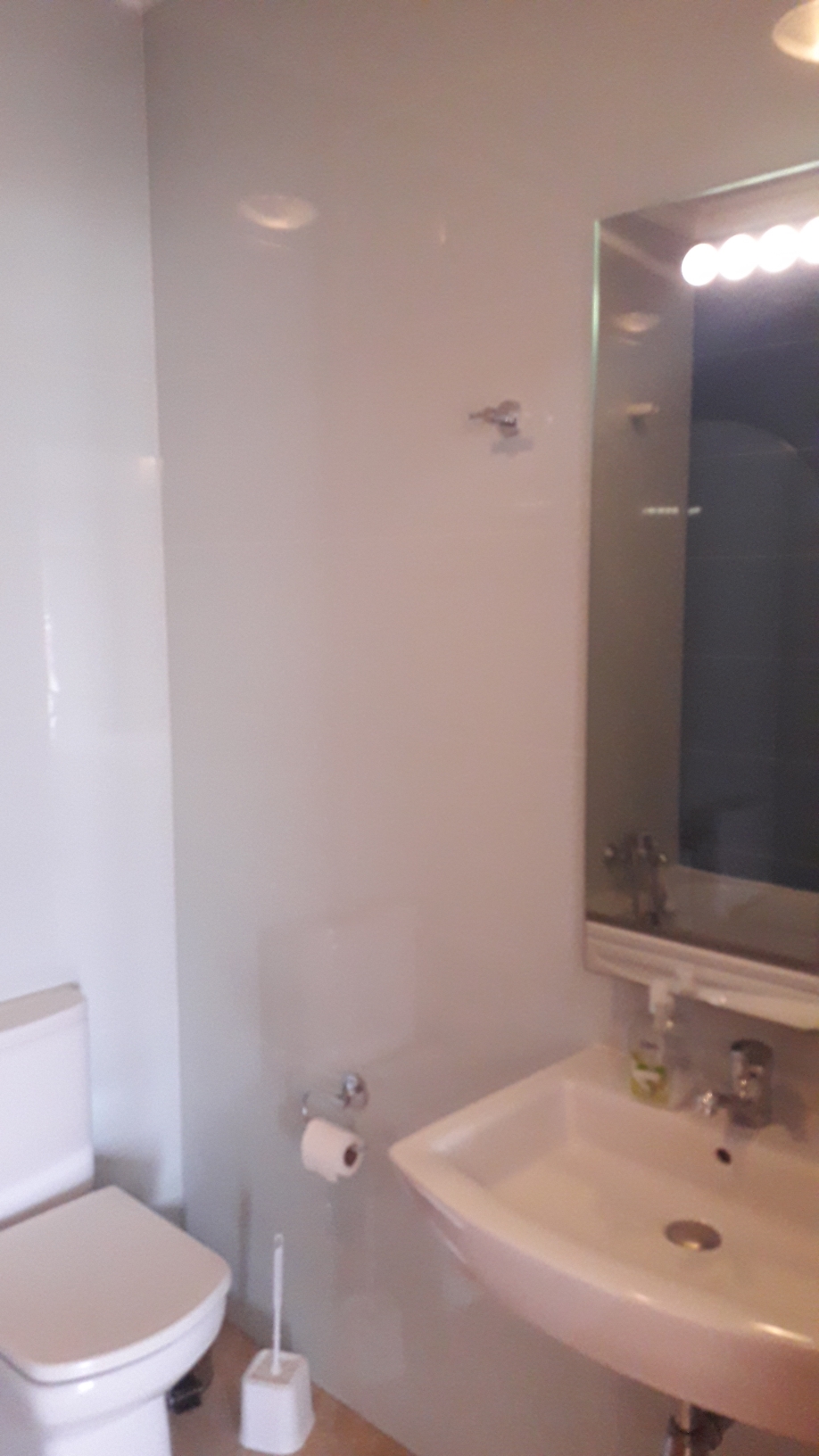 central-location-3-bedroom-apartment-in-lagos to rent