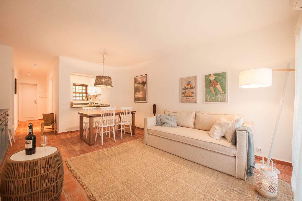 Beautiful 2-bedroom apartment in Albufeira resort to rent