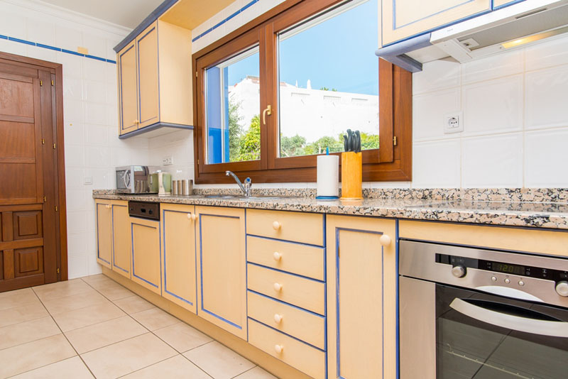 Stunning 4-Bedroom Townhouse Great Views for rent