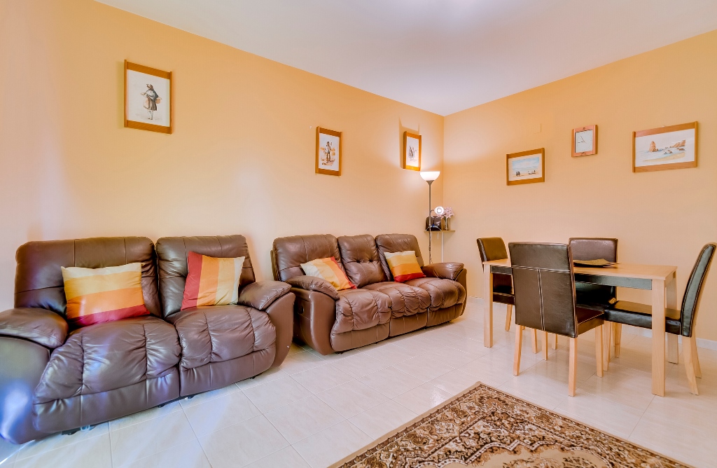 Lovely Spacious 2-bedroom apartment in Quarteira to rent