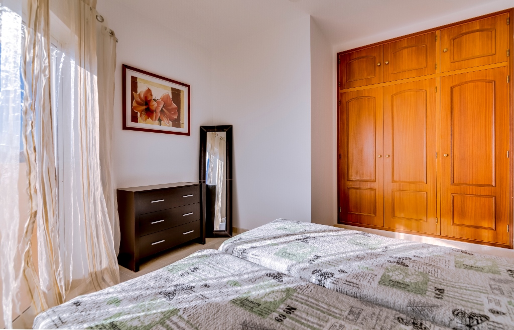 Lovely Spacious 2-bedroom apartment in Quarteira to rent