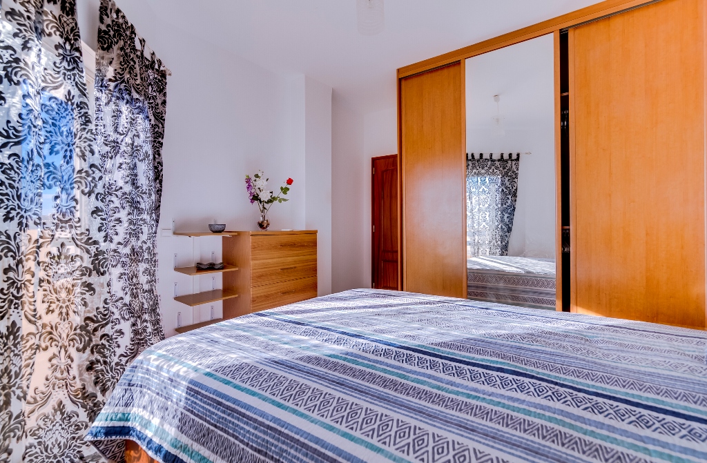 Lovely Spacious 2-bedroom apartment in Quarteira to rent