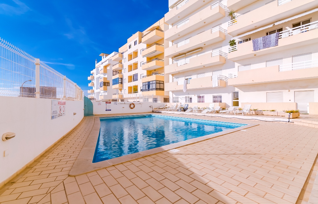 Lovely Spacious 2-bedroom apartment in Quarteira to rent