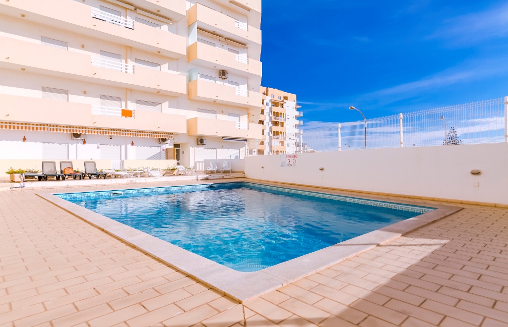 Lovely Spacious 2-bedroom apartment in Quarteira to rent