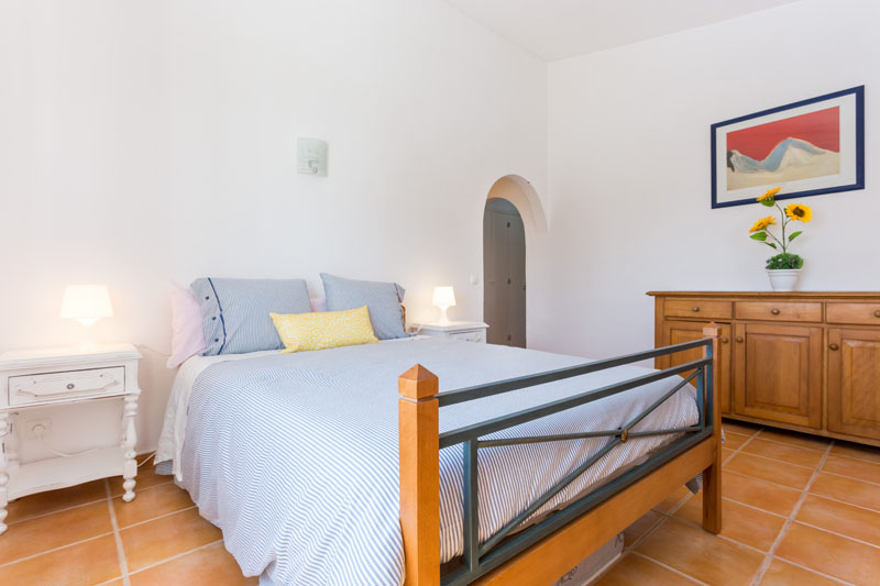 Spacious Centeanes apartment for rent