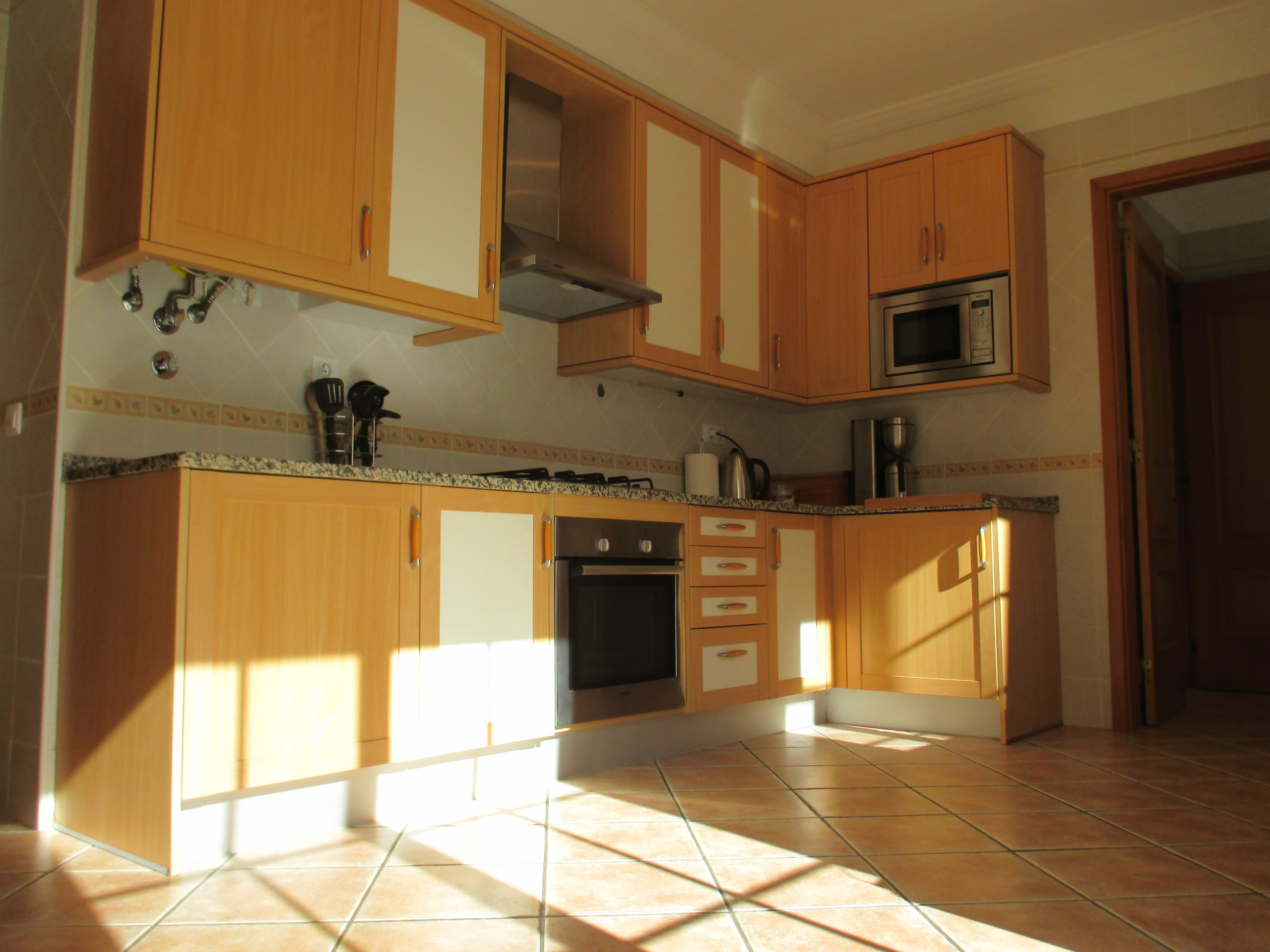 Spacious 3-bedroom Townhouse in Paderne for rent