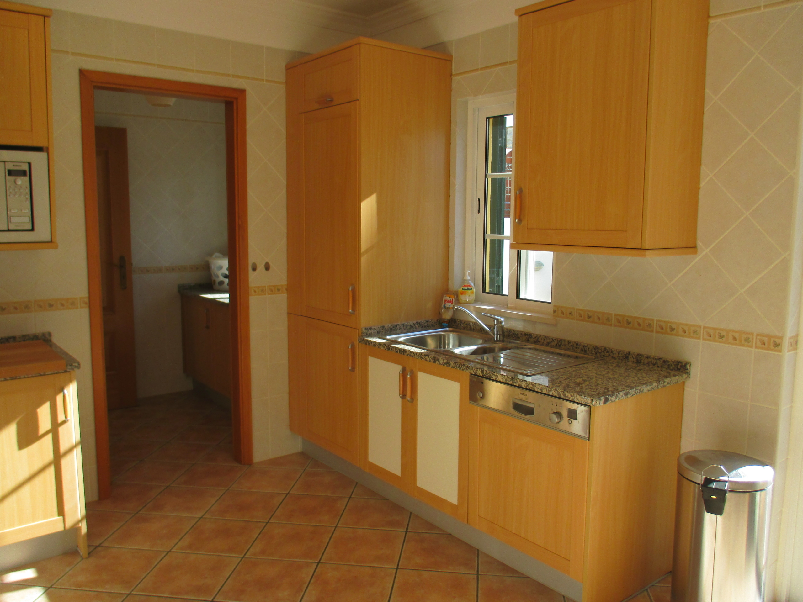 Spacious 3-bedroom Townhouse in Paderne for rent