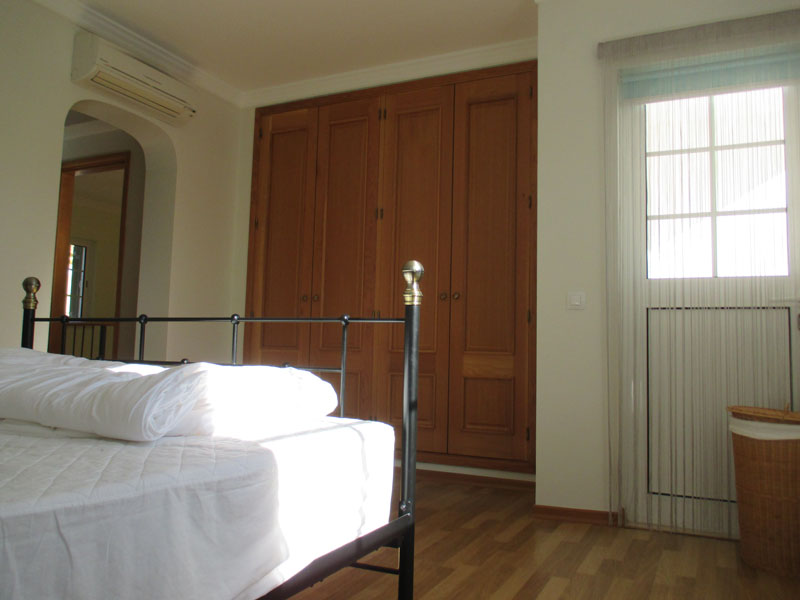 Spacious Townhouse Paderne for rent