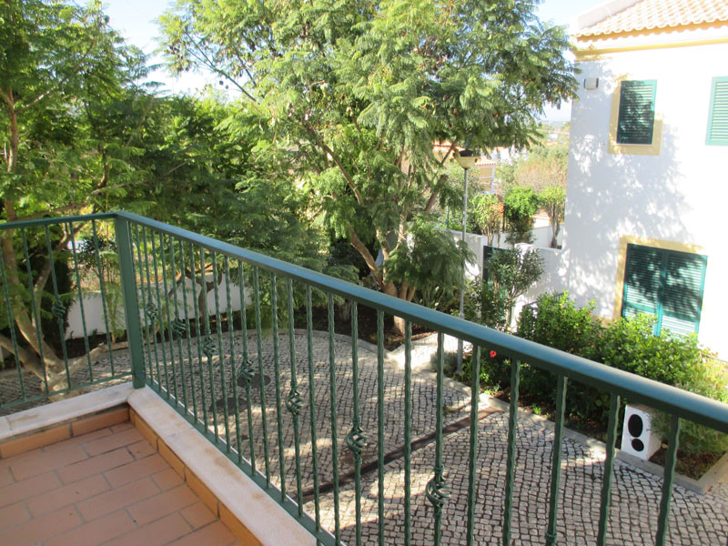 Spacious Townhouse Paderne for rent